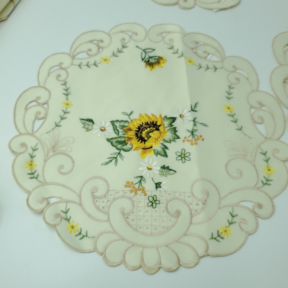 Embroidered Table Runner 8 Placemats Sunflowers - Picture 2 of 5